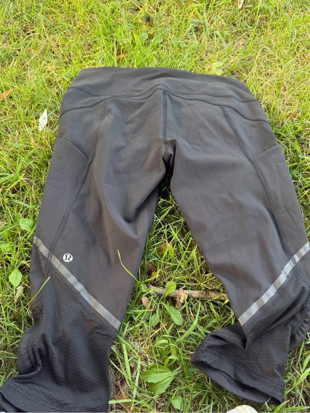 lululemon athletica womens Black and Magenta Athletic Leggings size 4 and 6